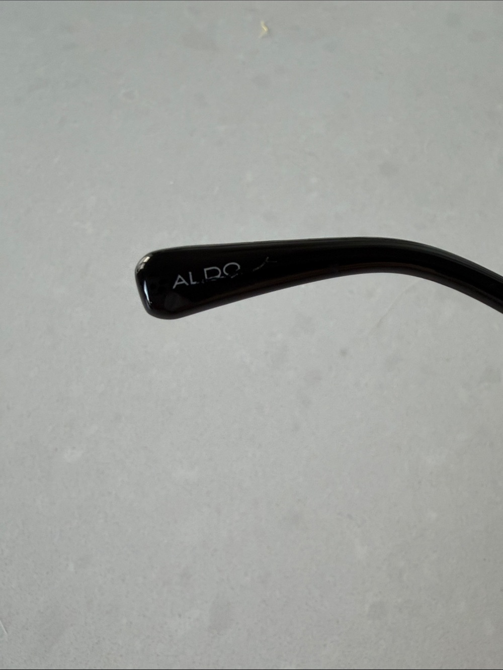 Black Oval Women's Sunglasses - Picture 4 of 4